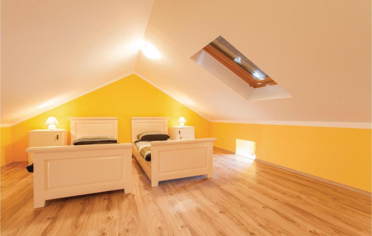 1 Bedroom Beautiful Apartment In Omisalj Exterior photo