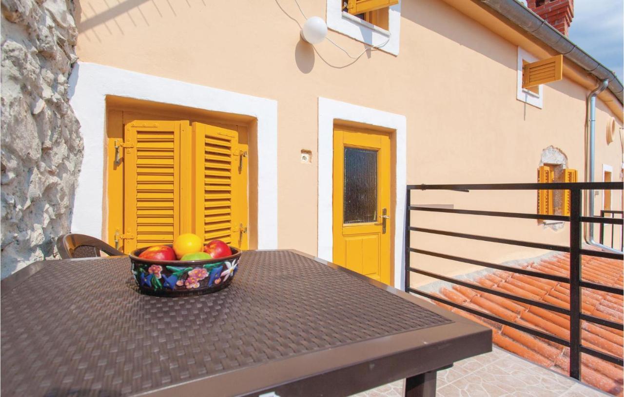 1 Bedroom Beautiful Apartment In Omisalj Exterior photo