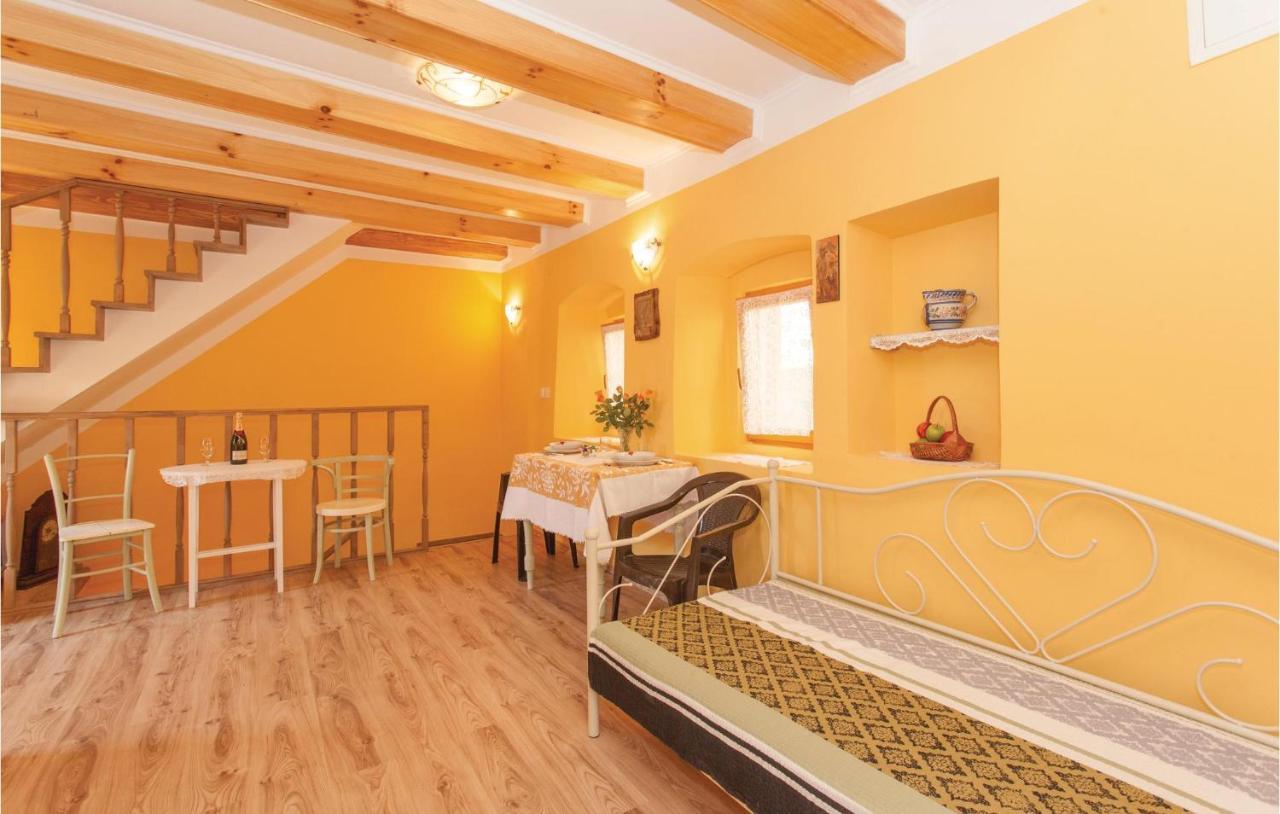 1 Bedroom Beautiful Apartment In Omisalj Exterior photo