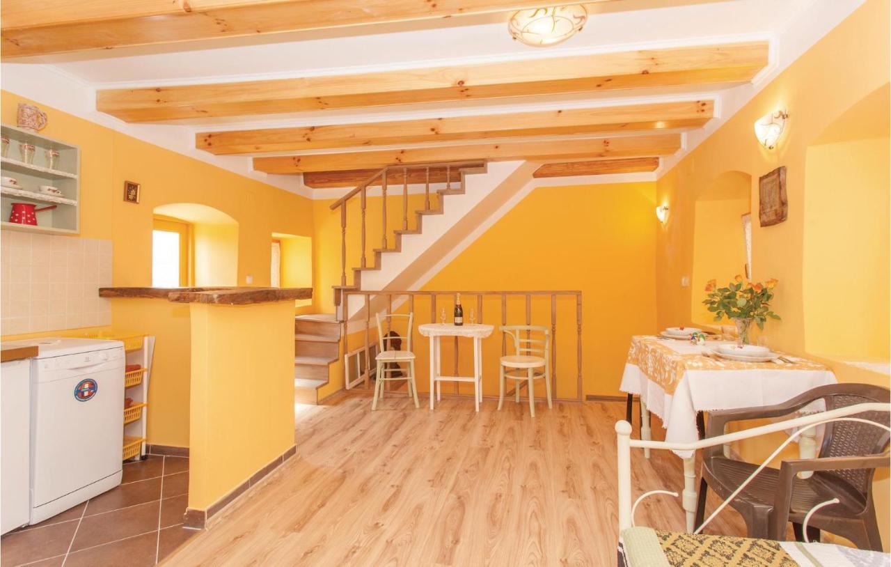 1 Bedroom Beautiful Apartment In Omisalj Exterior photo