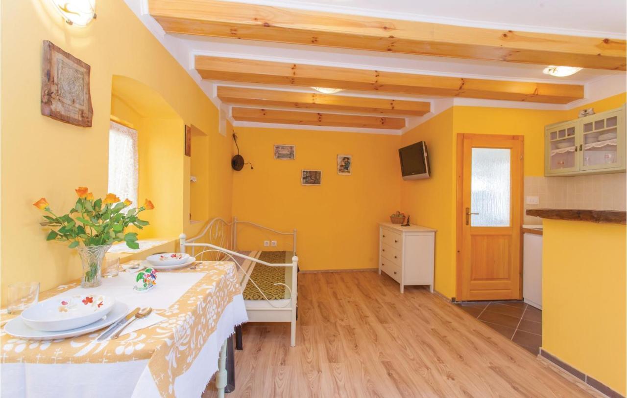 1 Bedroom Beautiful Apartment In Omisalj Exterior photo